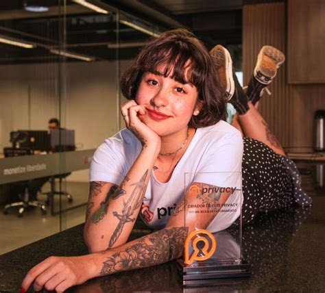 TikTok · Martina Oliveira.